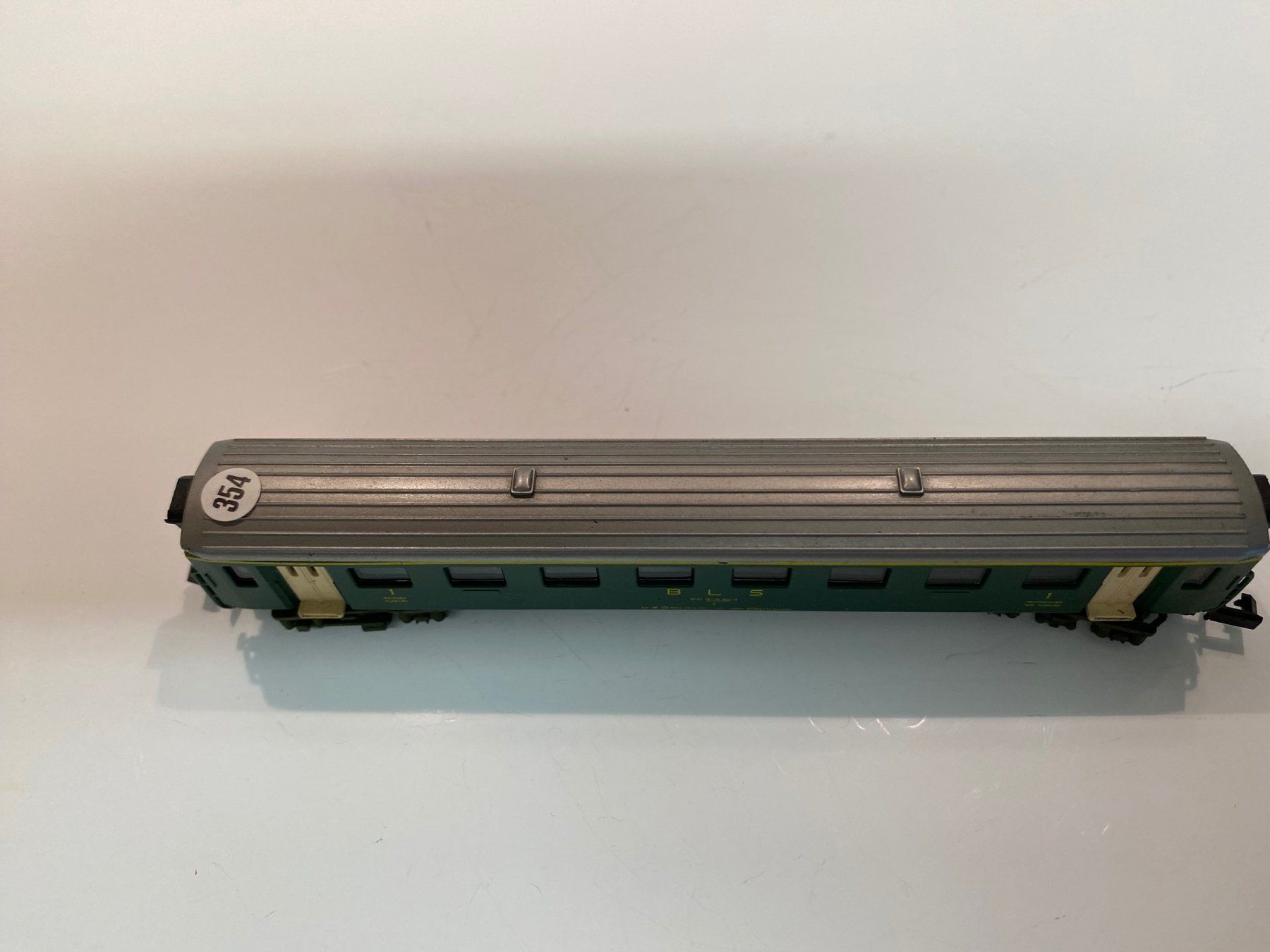 Arnold Modellini di ferrovie: Waggon Wagen BLS Arnold Spur N 354 – Usato da Kerzers venduto da tisyayasuBE 1