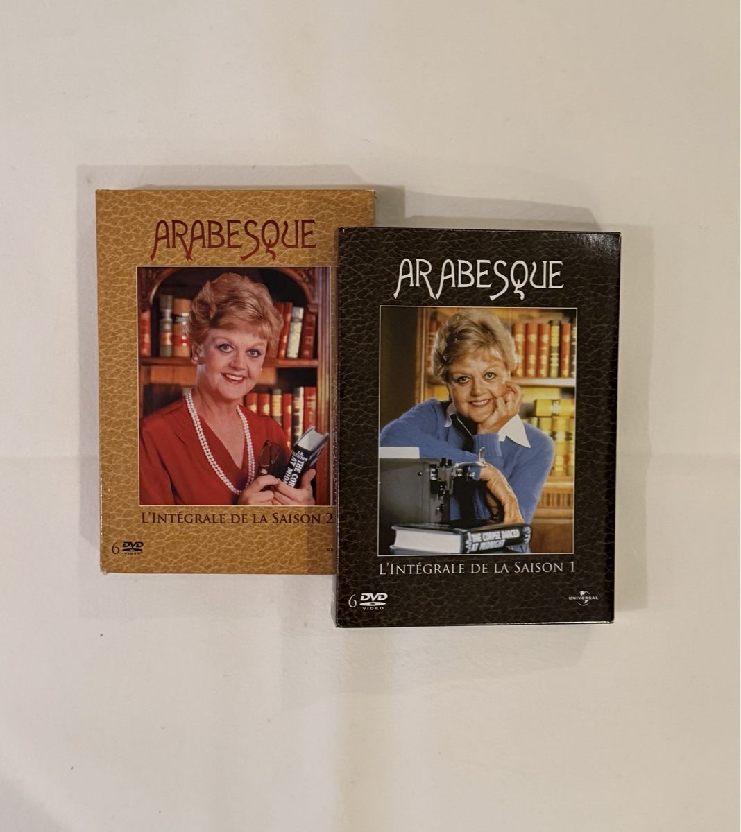 Tutti i DVDs: DVD intégrale Arabesque: saison 1 et 2 – Nuovo (secondo la descrizione) da Genève venduto da flocon06