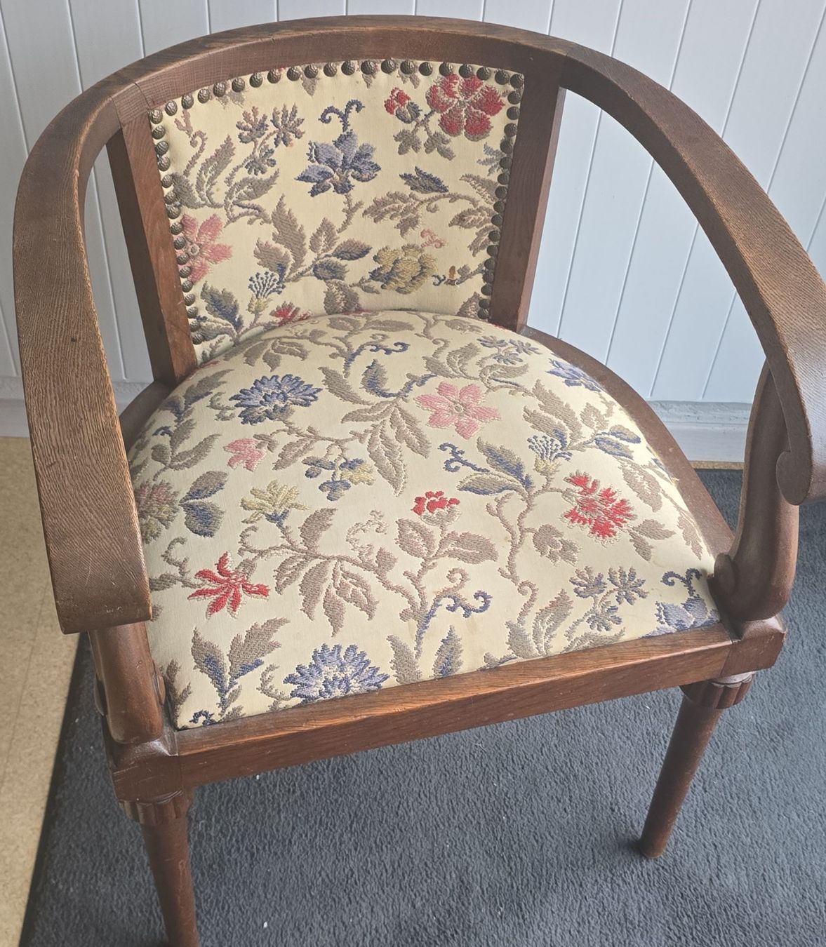 Sedie: Antiker Stuhl mit Blumenmuster - Einzigartiges Design – Usato da Elgg venduto da Kallipygos