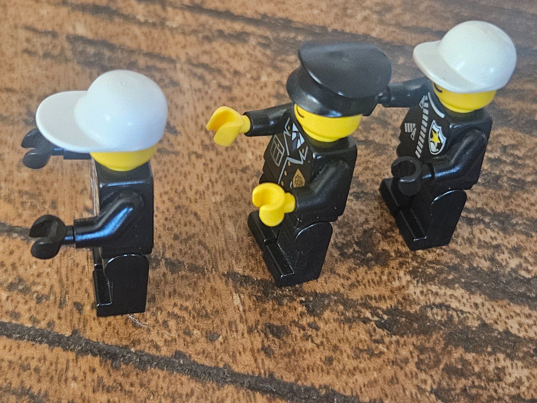 Lego Kit di costruzioni: lego lot de 3  figurines – Usato da Confignon venduto da Ecrofigs 2