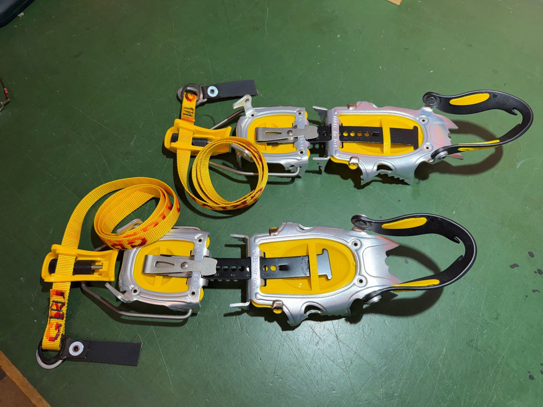 Grivel Altro in Alpinismo & Escursioni: Steigeisen: Grivel  - Air Tech – Usato da Edlibach venduto da habaum 1