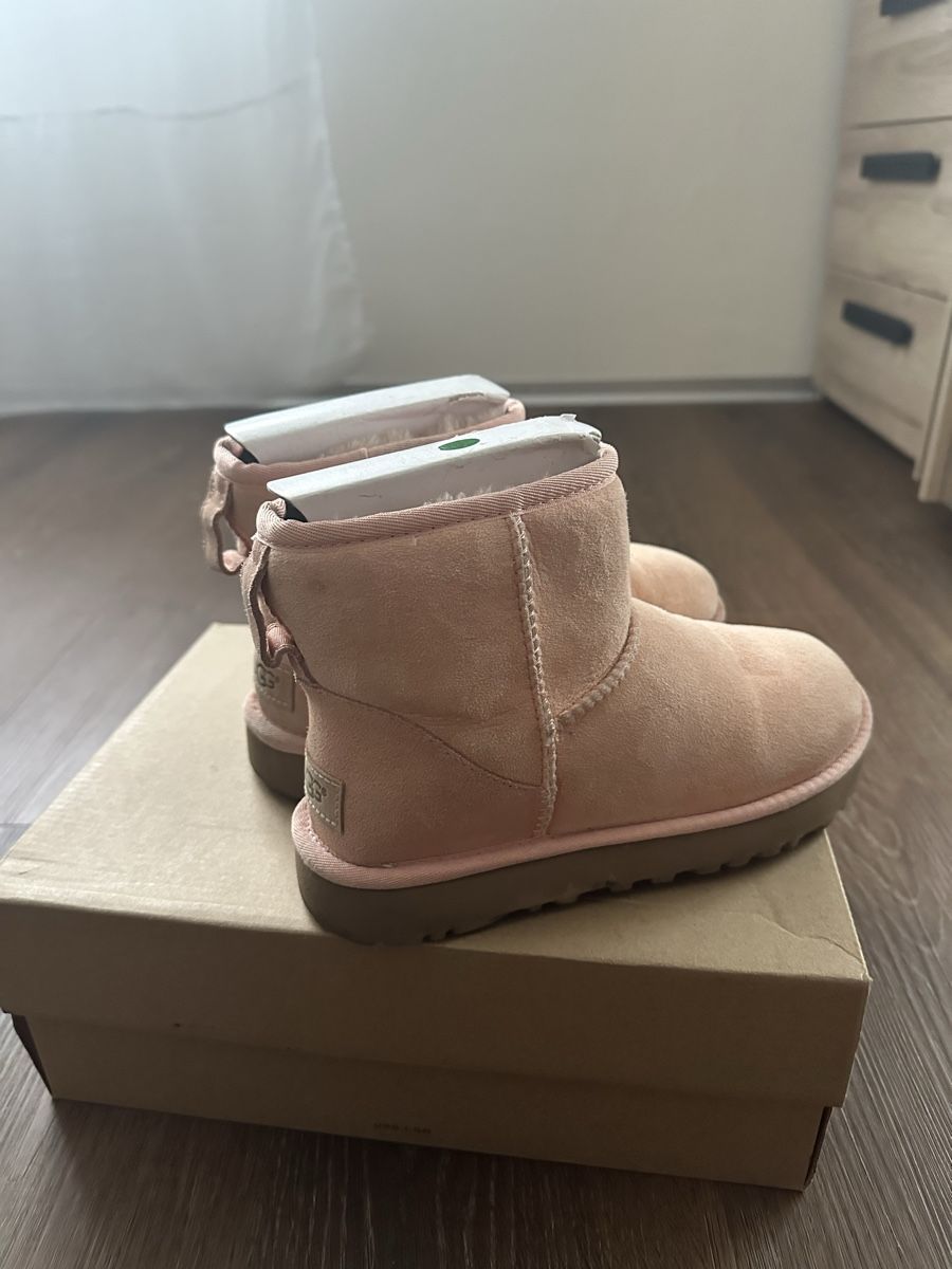 Ugg Scarpe da donna: UGG Classic Mini II Damen-Stiefelchen – Nuovo (secondo la descrizione) da Kölliken venduto da mar_8jjj 1