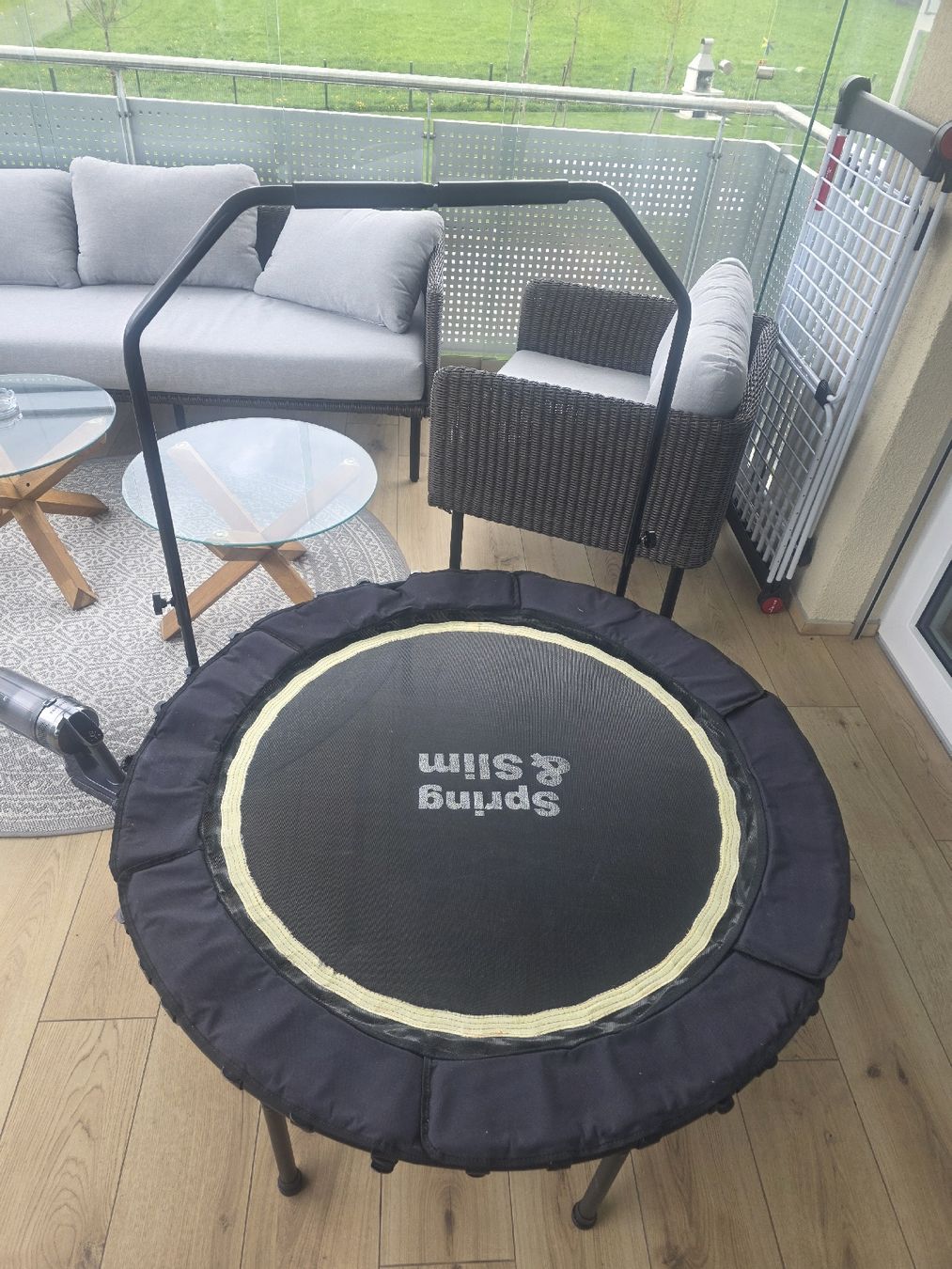 Trampoline: Mini Trampolin Spring & Slim, wenig gebraucht,120 cm Top! – Gebraucht aus Knutwil von Positiv