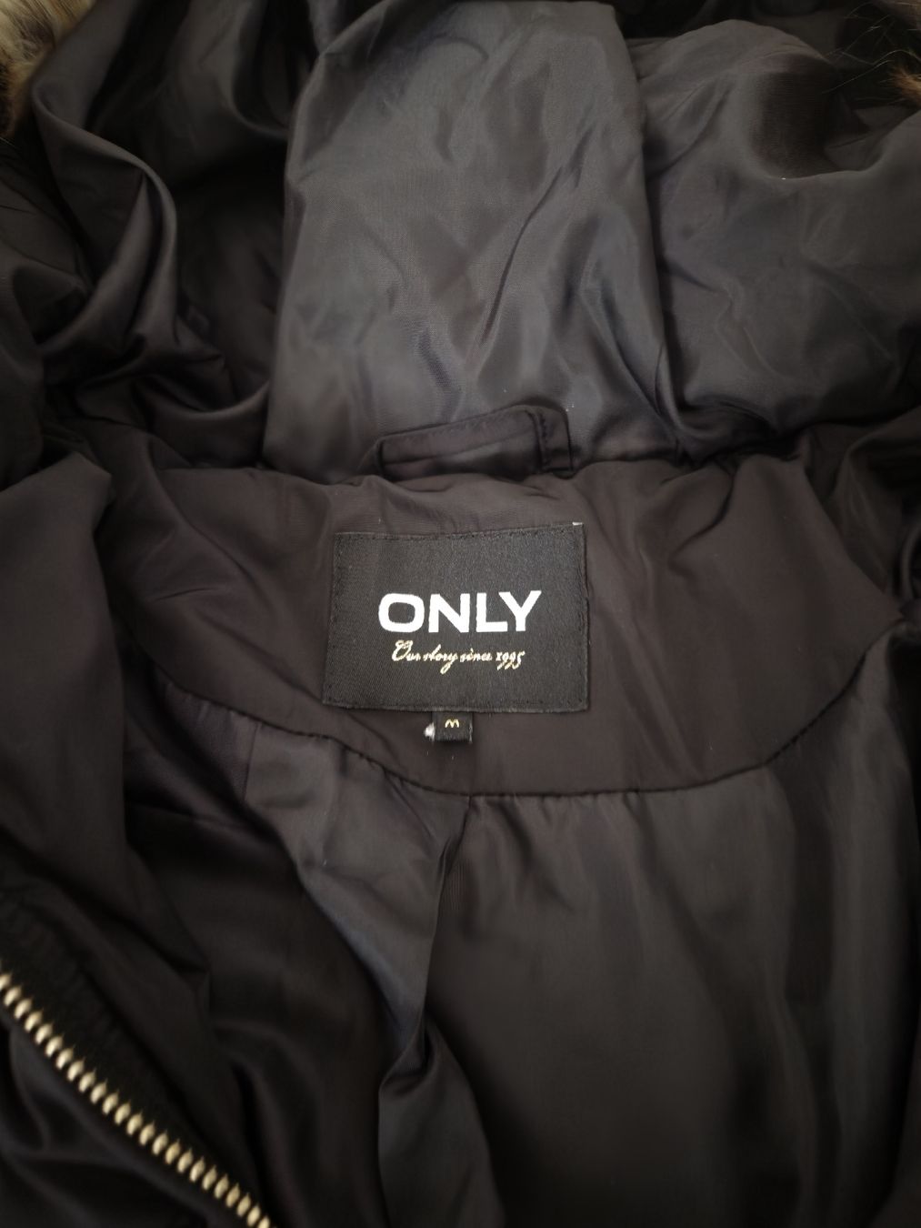 Only Cappotti: ONLY Steppmantel schwarz Grösse M  – Usato da Altishofen venduto da tammy05 4