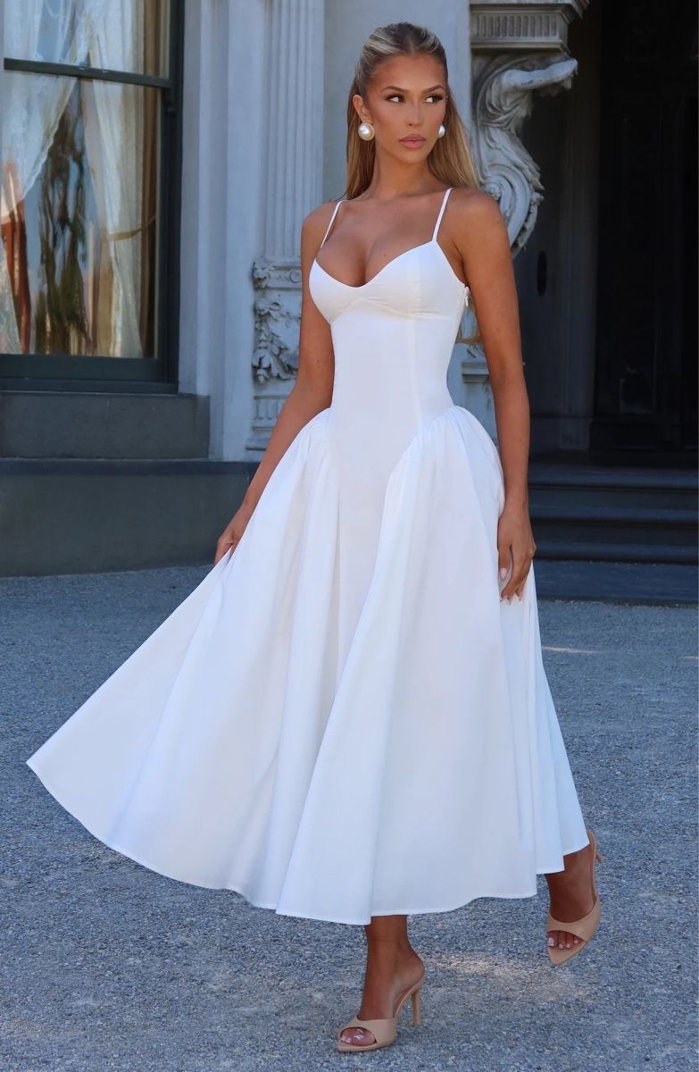 Robes: Midi Kleid – Neuf avec emballage d'origine à Pratteln par Izabela._.
