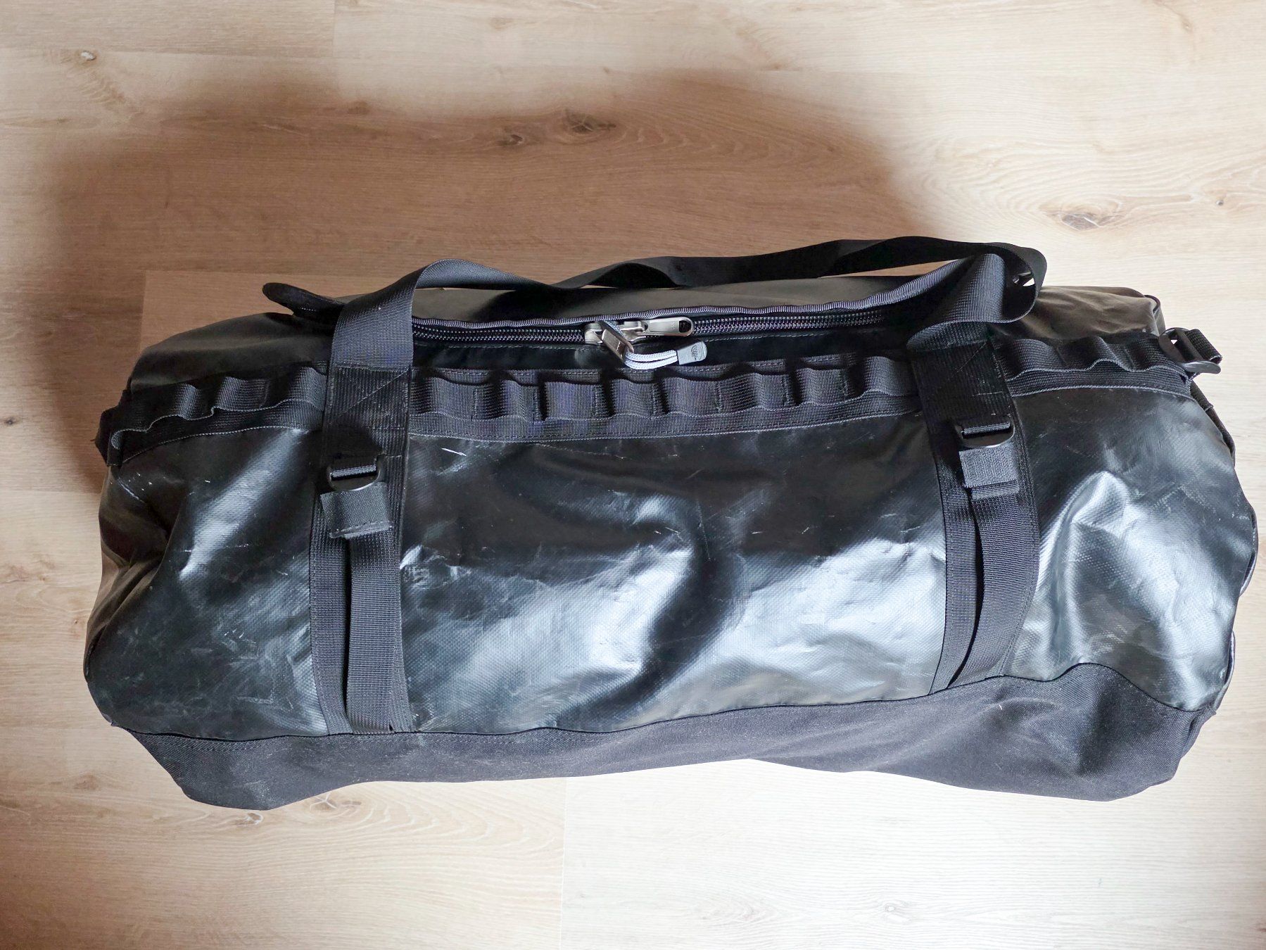 North Face Borse: North Face Base Camp Duffel-Tasche Large – Usato da Oberdorf NW venduto da Lumberjacks63 3
