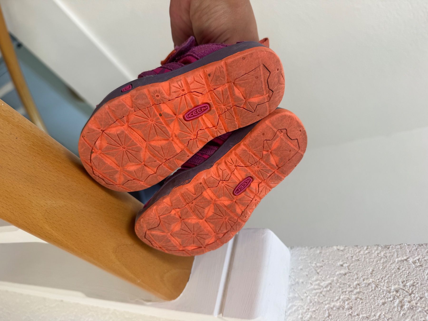 Keen Schuhe für Jungen: Keen size 23 – Gebraucht aus Blonay von art_7f87 2