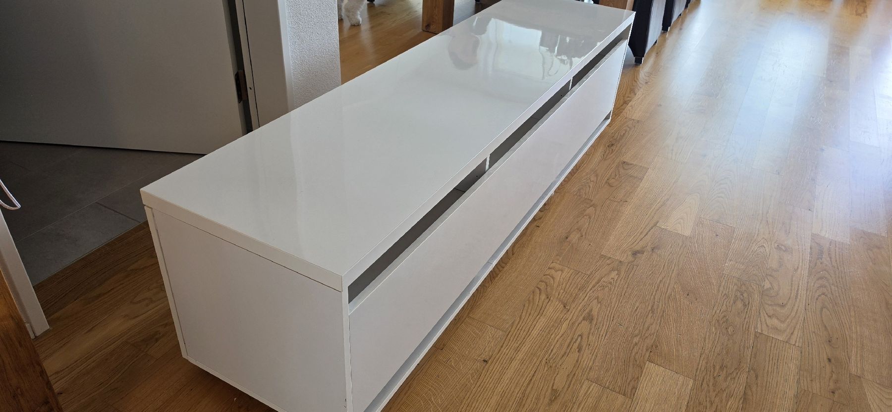 Ikea Mobili TV: White media console with two drawers good condition – Usato da Staufen venduto da swissform
