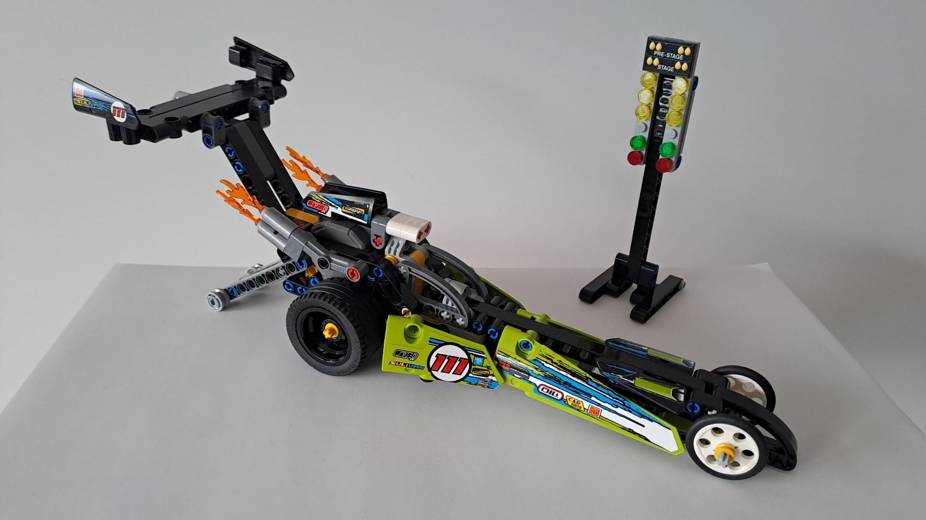 Lego Kit di costruzioni: LEGO Technic 42103 Dragster Rennauto – Usato da Thun venduto da 8BRIX