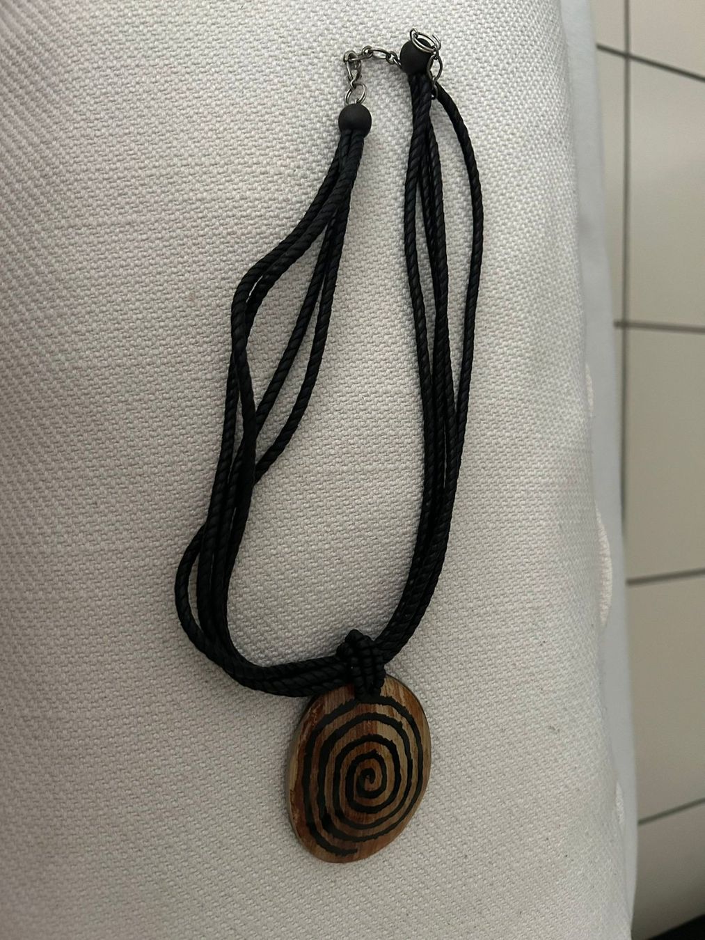 Altri gioielli: Parure collana-anello-orecchini con spirale – Usato da Melano venduto da H-Sara