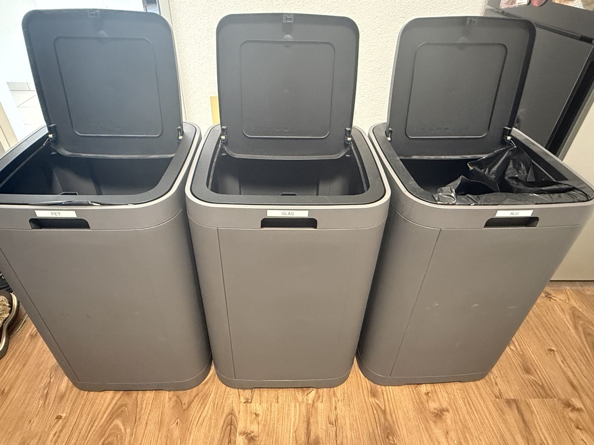 Behälter & Ähnliches: Entsorgungsbox(en) / Behälter – Gebraucht aus Flawil von BouBouBou