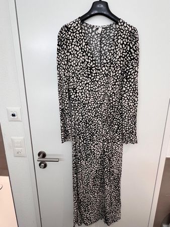 H&M Long Sleeve Maxi Dress - Black & White - Size S