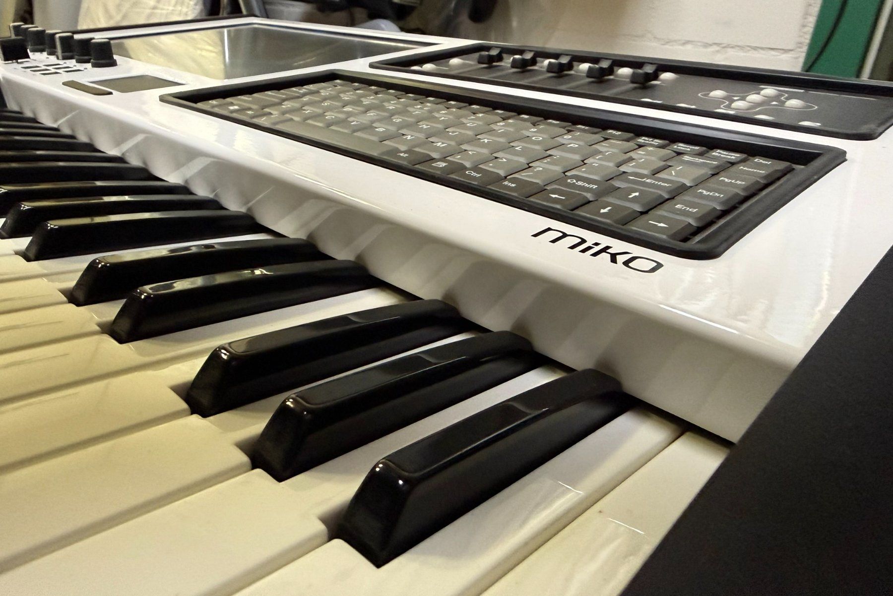 Instruments de musique: Open Labs Miko Timbaland Special Edition Neko - VB - – D'occasion à Steinhausen par X3t0r 2