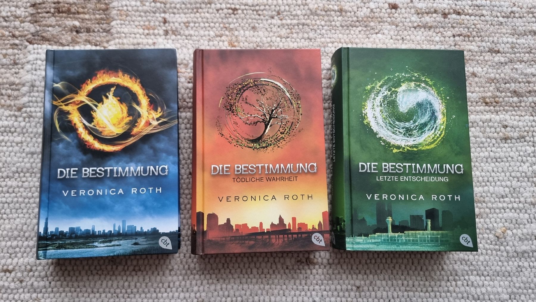 Bücher: Die Bestimmung von Veronica Roth – Gebraucht aus Chur von laramente 2