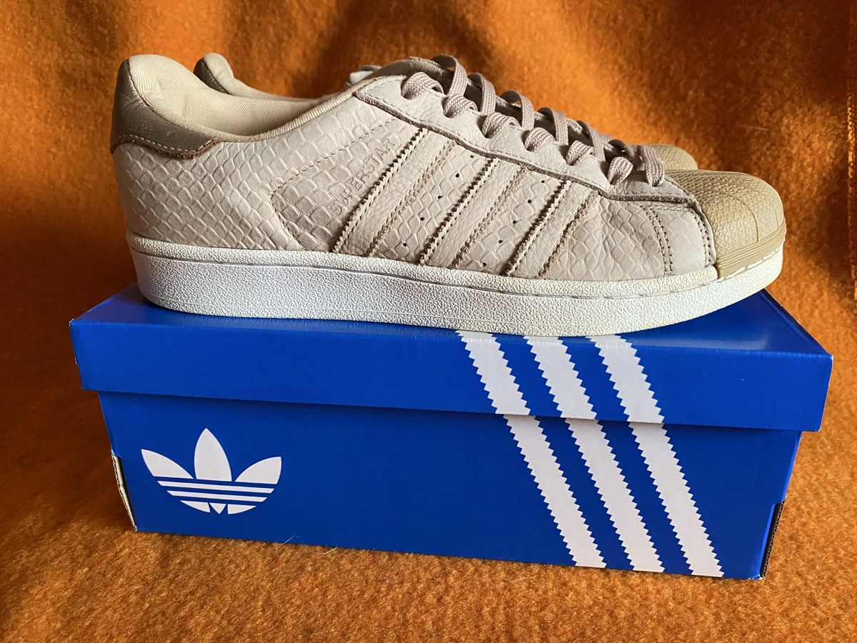 Adidas Scarpe da donna: Adidas Superstar cuir 41 – Usato da Geneve venduto da Monthoux13