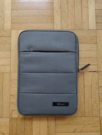 Tablet Schutzhülle von Trust in gutem gebrauchtem Zustand