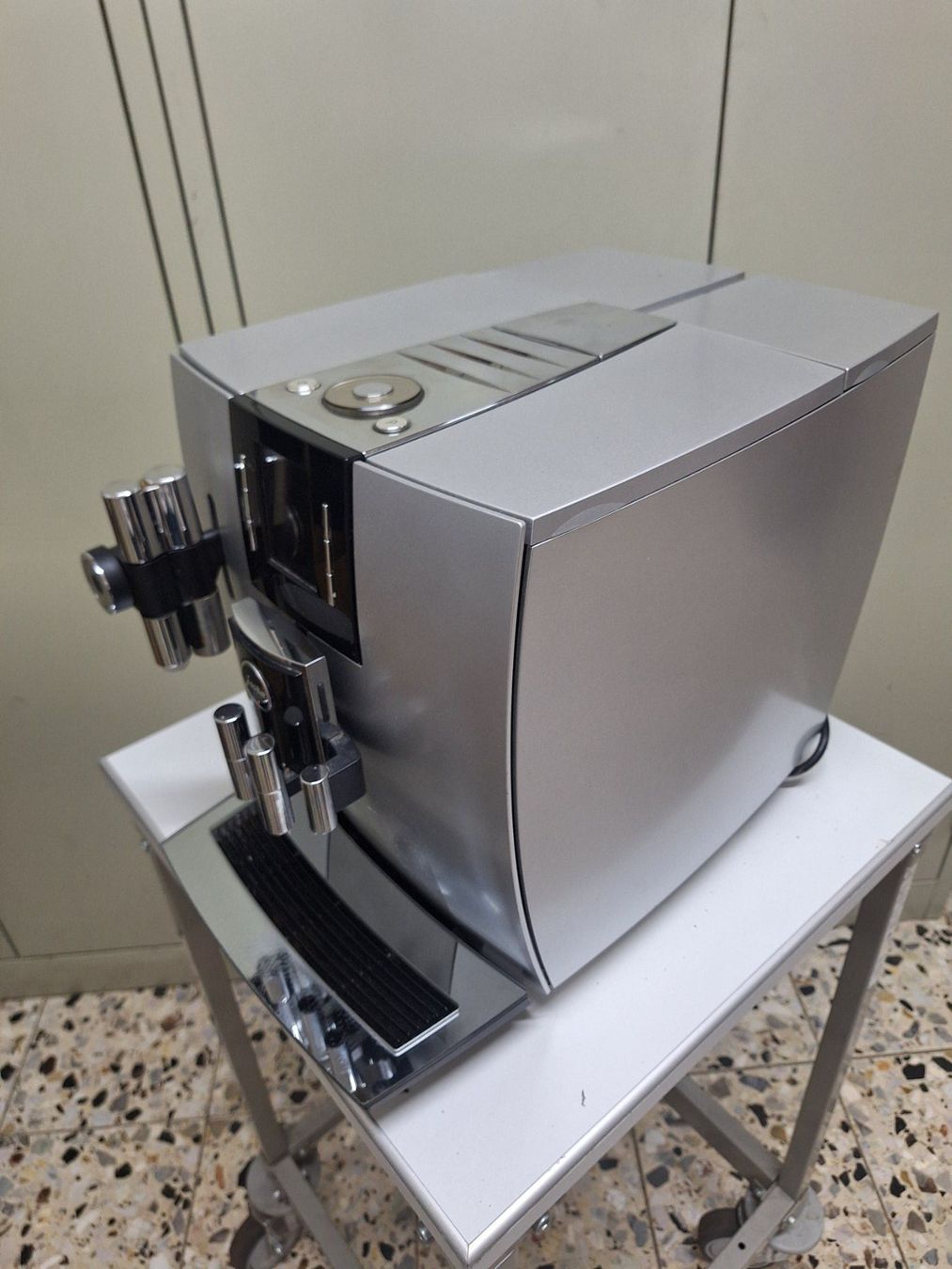 Jura Macchine per caffè & Macchine per espresso: Machine à café JURA J600 – Difettoso da Laconnex venduto da Patkek29 1