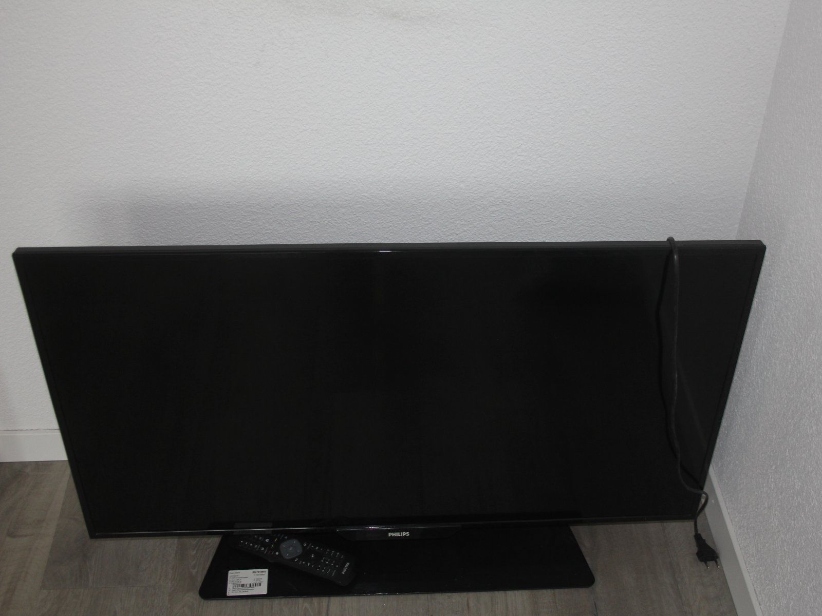 Fernseher: Fehrnseh – Gebraucht aus Konolfingen von Hmaendu