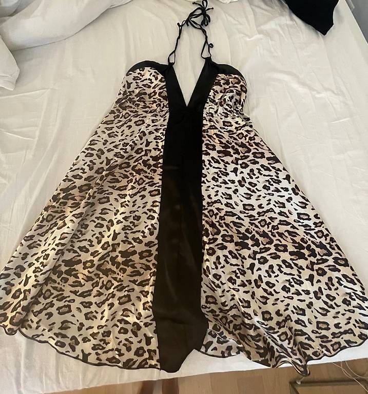 Vestiti: Kleid Leopard Muster / Print – Nuovo e nell'imballaggio originale da Spreitenbach venduto da sam_l5fj