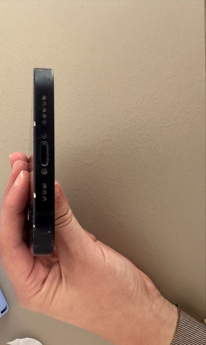 Apple Telefoni cellulari / Smartphones: Iphone 12 schwarz, 64GB – Usato da Zürich venduto da Laura543 4
