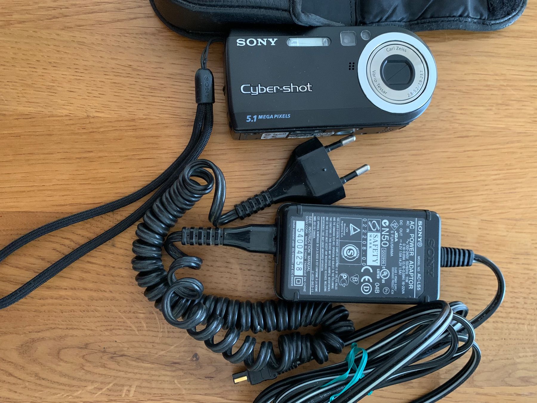 Sony Fotocamera: Sony Cybershot Digitalkamera mit Hülle, gebraucht – Usato da Klingnau venduto da estvin 3