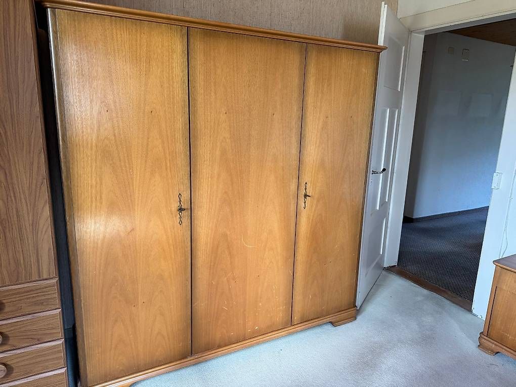 Armadi: Vintage Kleiderschrank  – Usato da Untersiggenthal venduto da Vaukaa