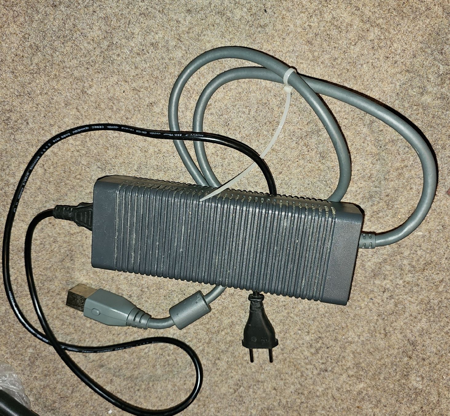 Microsoft Adapter & Kabel: Original Xbox 360 Netzteil 203W – Gebraucht aus Seuzach von hwulf