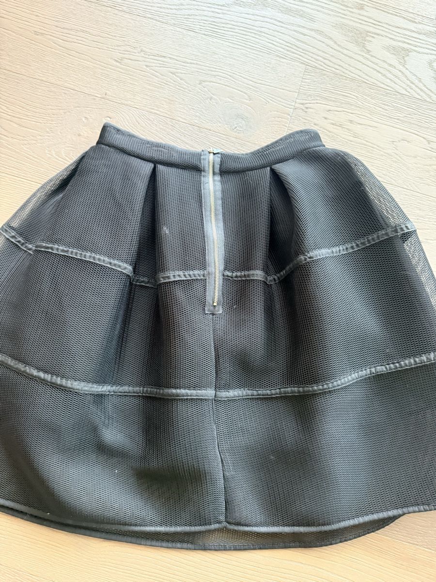 Guess Gonne: Black guess skirt  – Usato da Melide venduto da Nikola-123 5