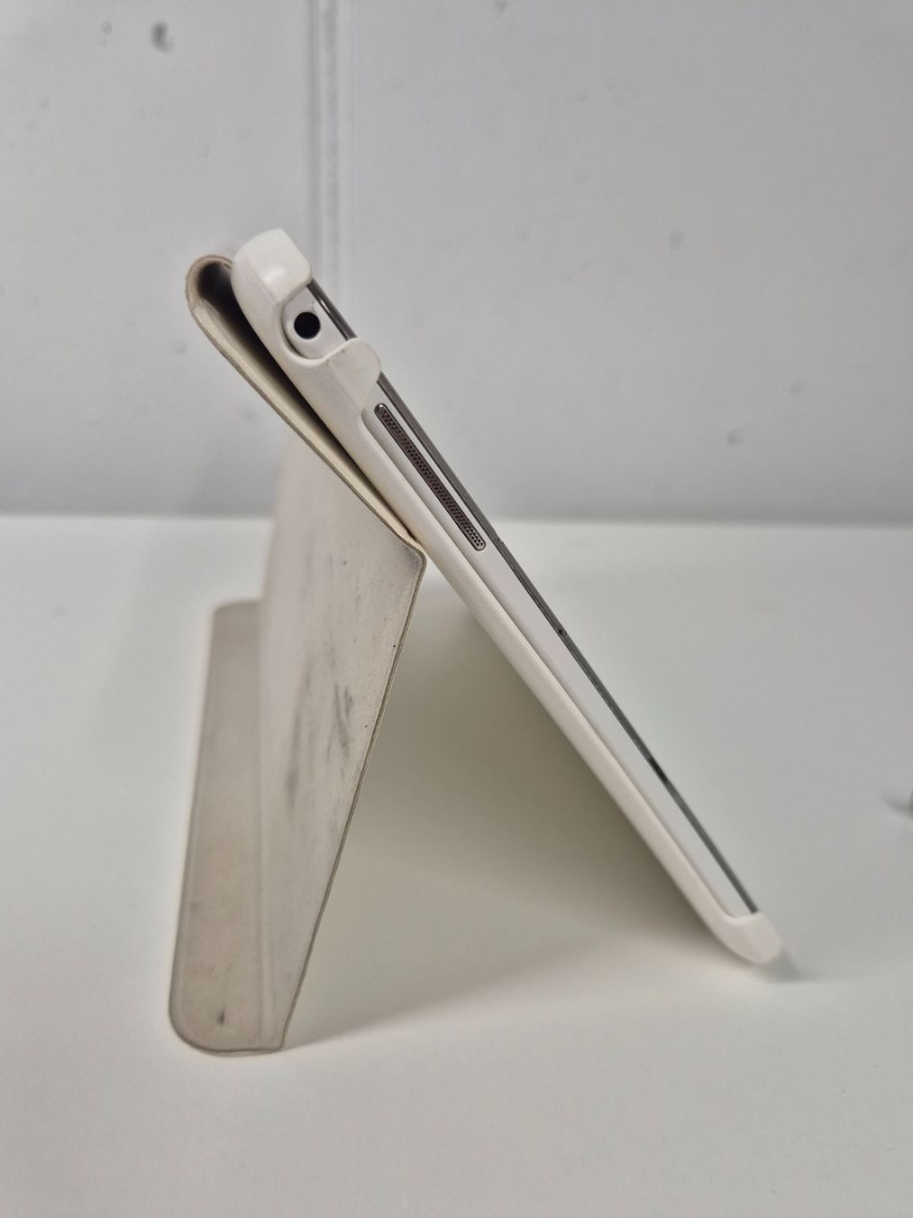 Samsung Tablet PC: Samsung Galaxy Tab 4 mit Hülle – Gebraucht aus Sitterdorf von Lenggi7 1