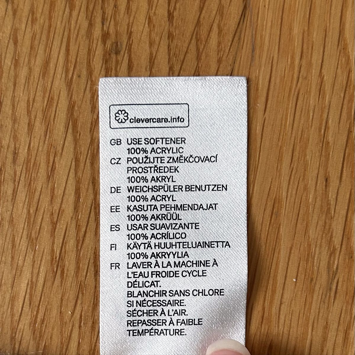 H&M Foulards, Tücher & Schals: Karierter Winterschal von H&M – Gebraucht aus Mels von jas_7bjl 1