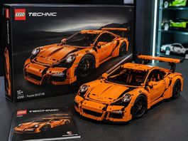 LEGO Technic Porsche 911 GT3 RS 42056