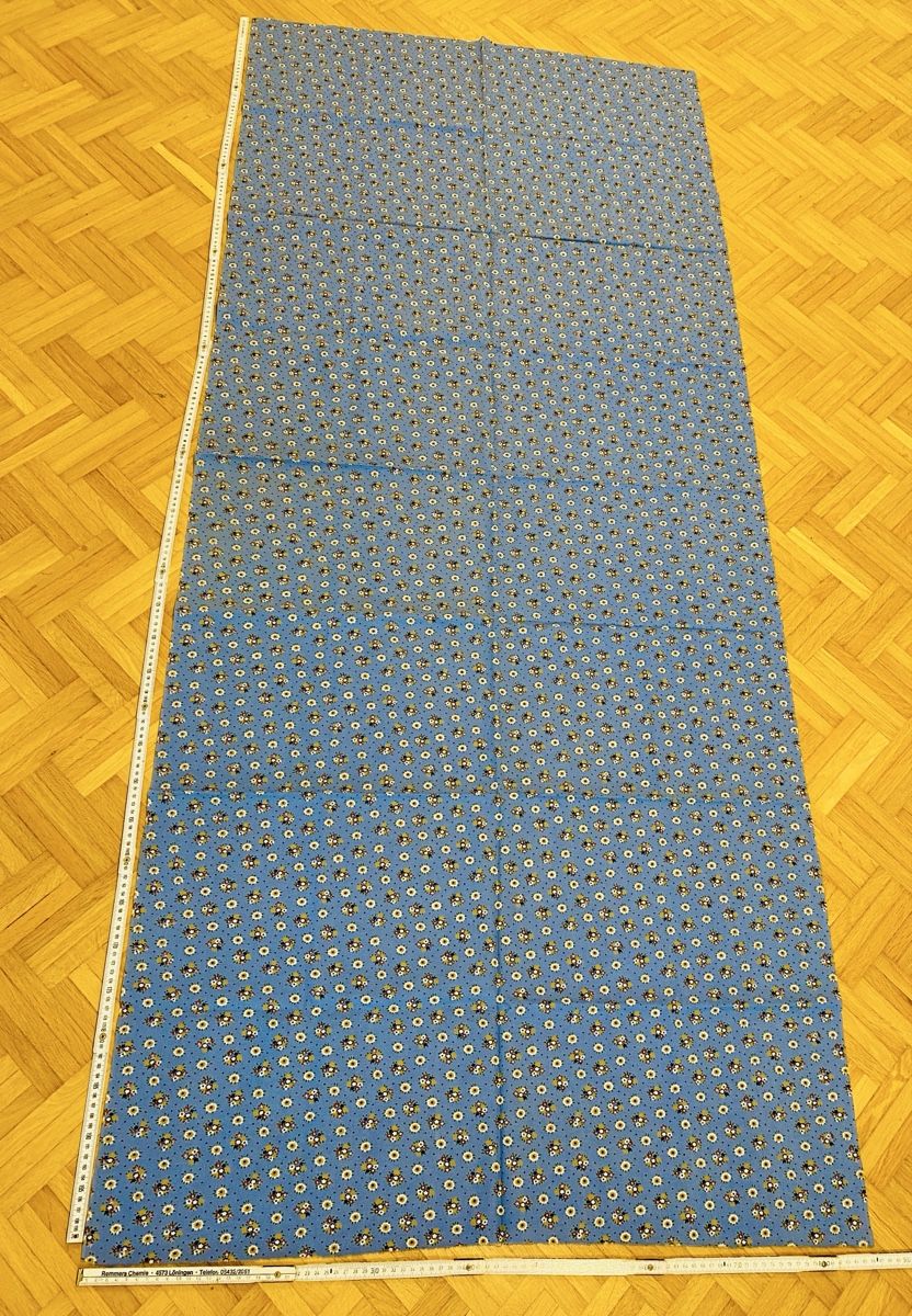 Tessuti: Blauer Stoff Blumenmuster ca 201-86cm (T:2) – Nuovo (secondo la descrizione) da Flawil venduto da sonnengeist 3
