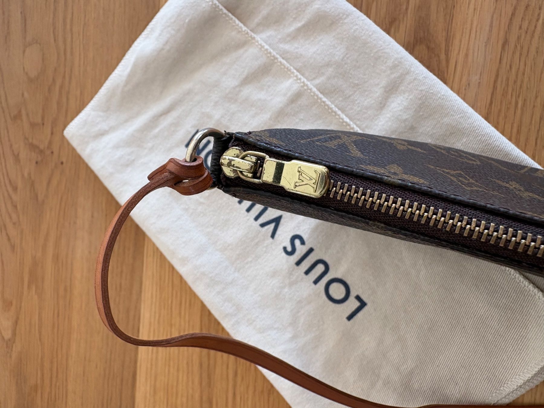 Louis Vuitton Borse da donna: Louis Vuitton Pochette Accessoires – Usato da Oberbuchsiten venduto da no5_t19p9 1