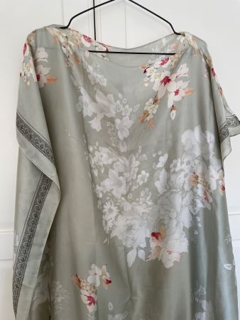 NEU Kleid Kaftan Tunika Maxikleid hellgrün