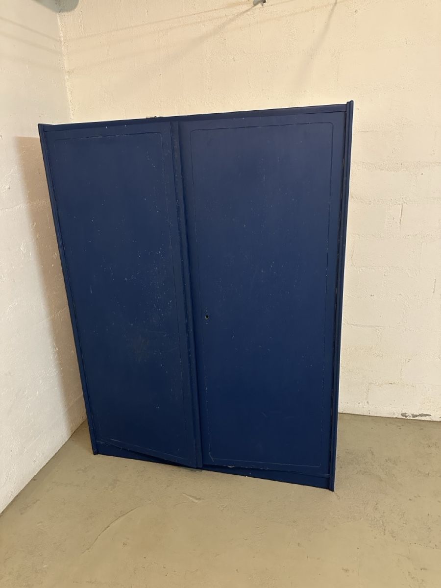Armoires: Blue Cabinet – D'occasion à Altdorf UR par Lisafabris