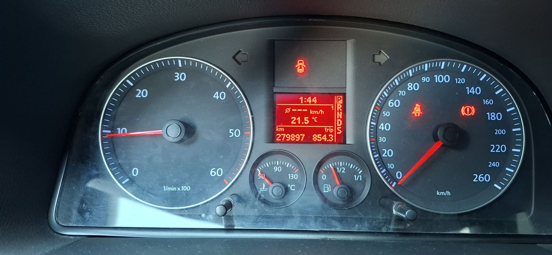 VW Automobili: vw touran 2.0tdi automatic 7places – Usato da Fribourg venduto da marco_pinho 6