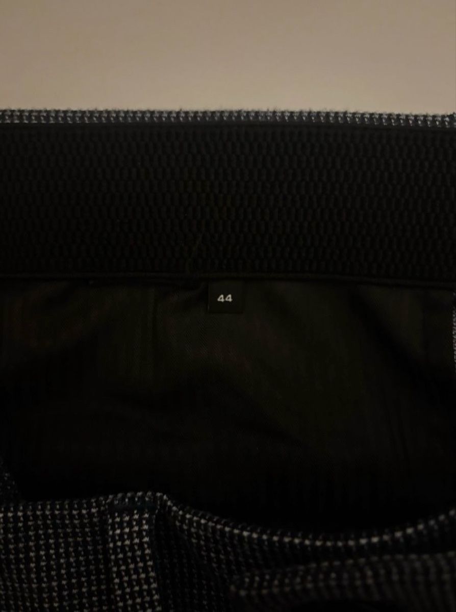 Anzüge: Anzugshose Grau, Size 44 – Gebraucht aus Küttigen von Hedimia 2
