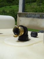Wasseranschluss Rückschlagventil auf Spritzentank