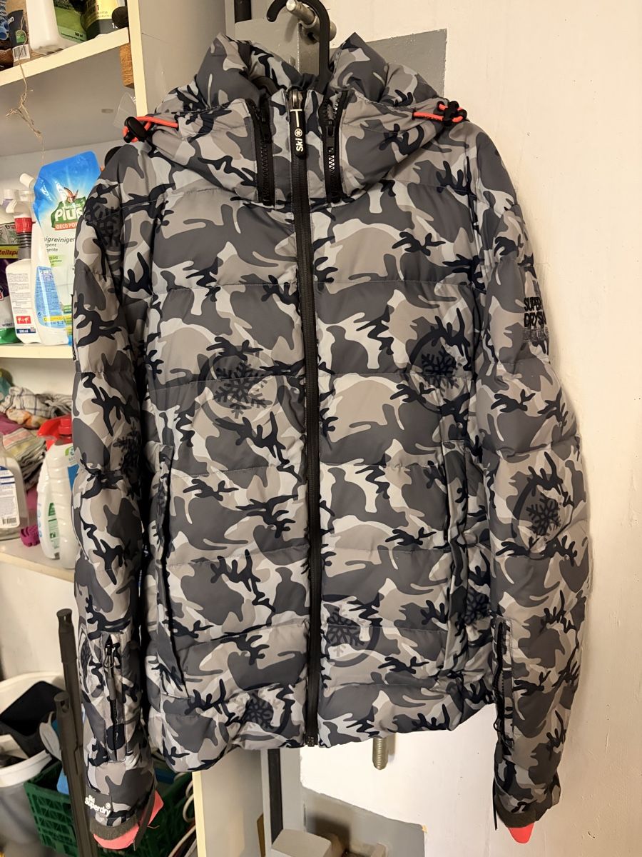 Superdry Giacche: Superdry Ski Padded Jacket Camo Grey, Size L/XL – Usato da Recherswil venduto da niv_n2jd