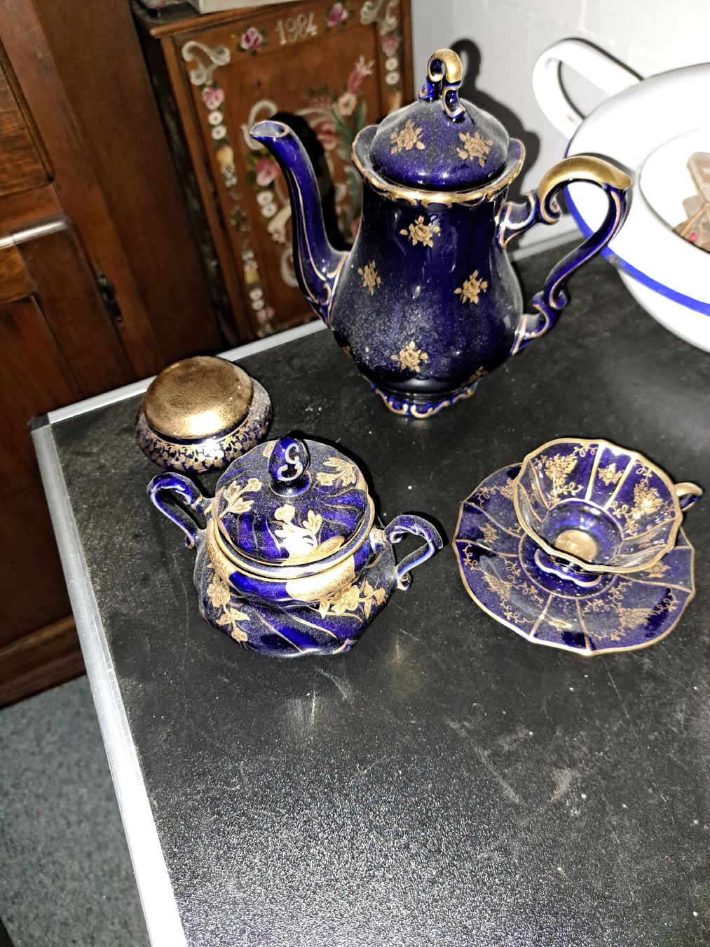 Set di piatti: Kobalt Echt Gold Dekor Geschirr  – Usato da Kölliken venduto da Upcycling-by-Mc-TAM