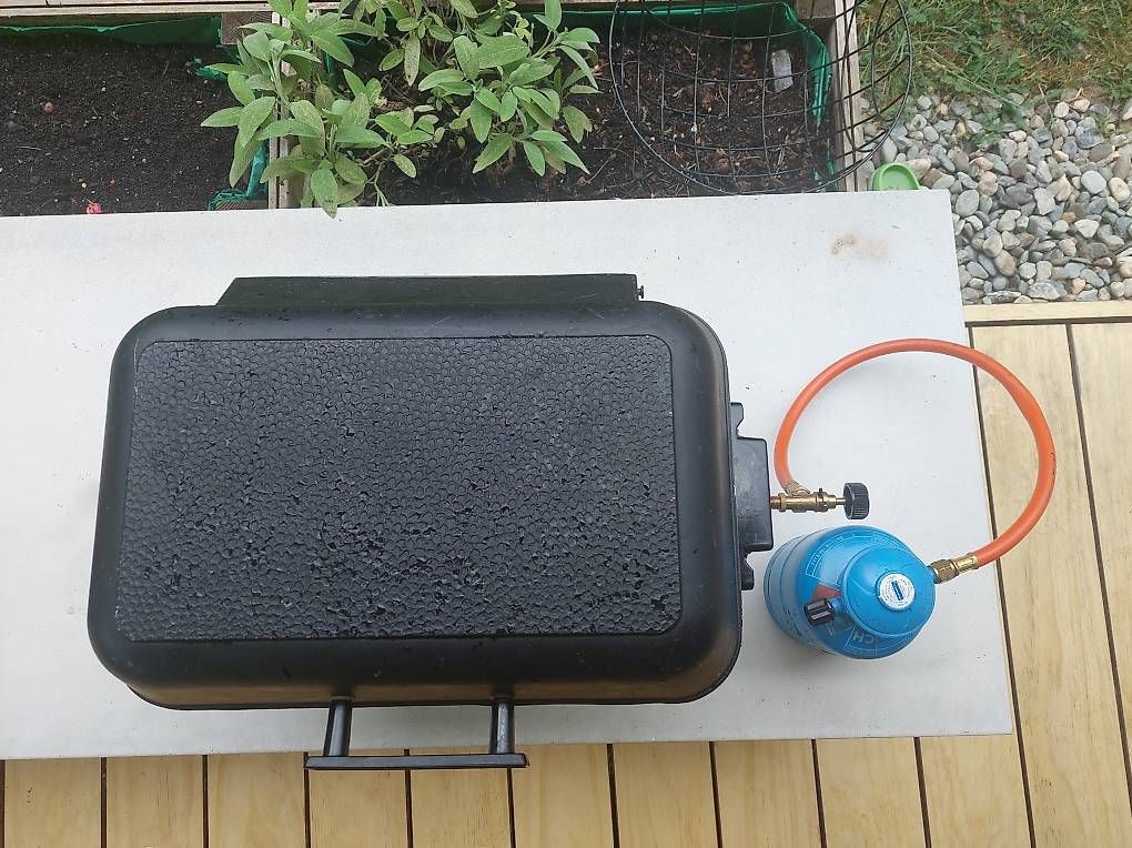 Grils: Tischgrill-Lavastein P180 – D'occasion à Domat/Ems par mmn_q75f 2