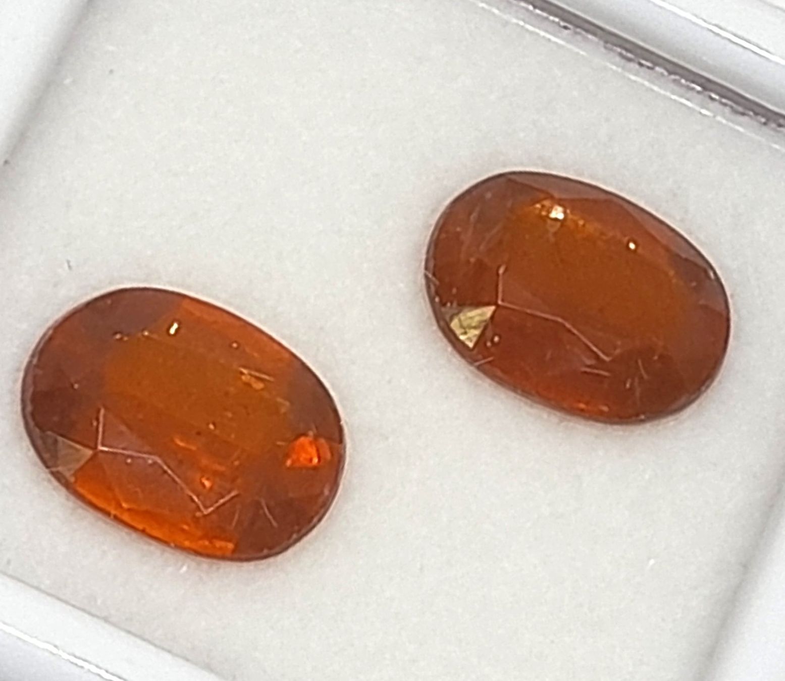 Pietre preziose: 2x Kyanites orange 9x7 mm - Valeur 100.- Fr – Nuovo (secondo la descrizione) da Grimisuat venduto da Valgem 1