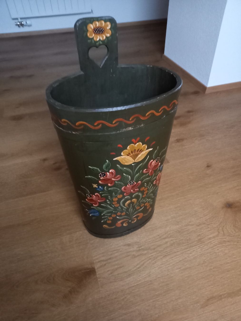 Tutte le decorazioni: altes Holzgefäss – Usato da Thierachern venduto da Gari76