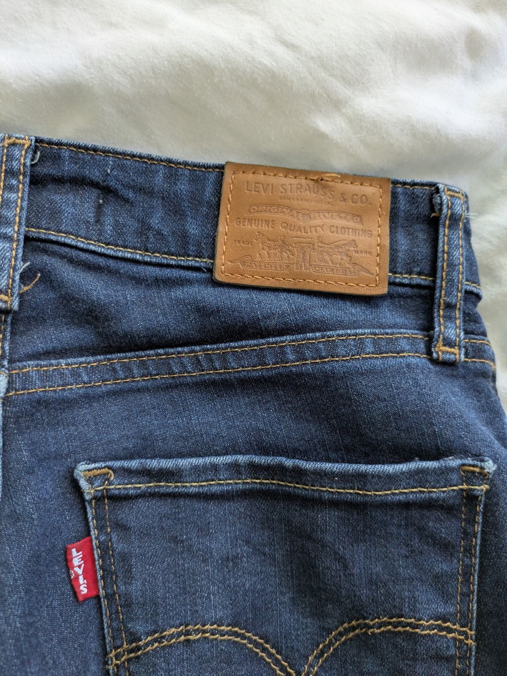 Levi's Jeans: Levi's jeans 25 – D'occasion à Lausanne par ane_7zck 1