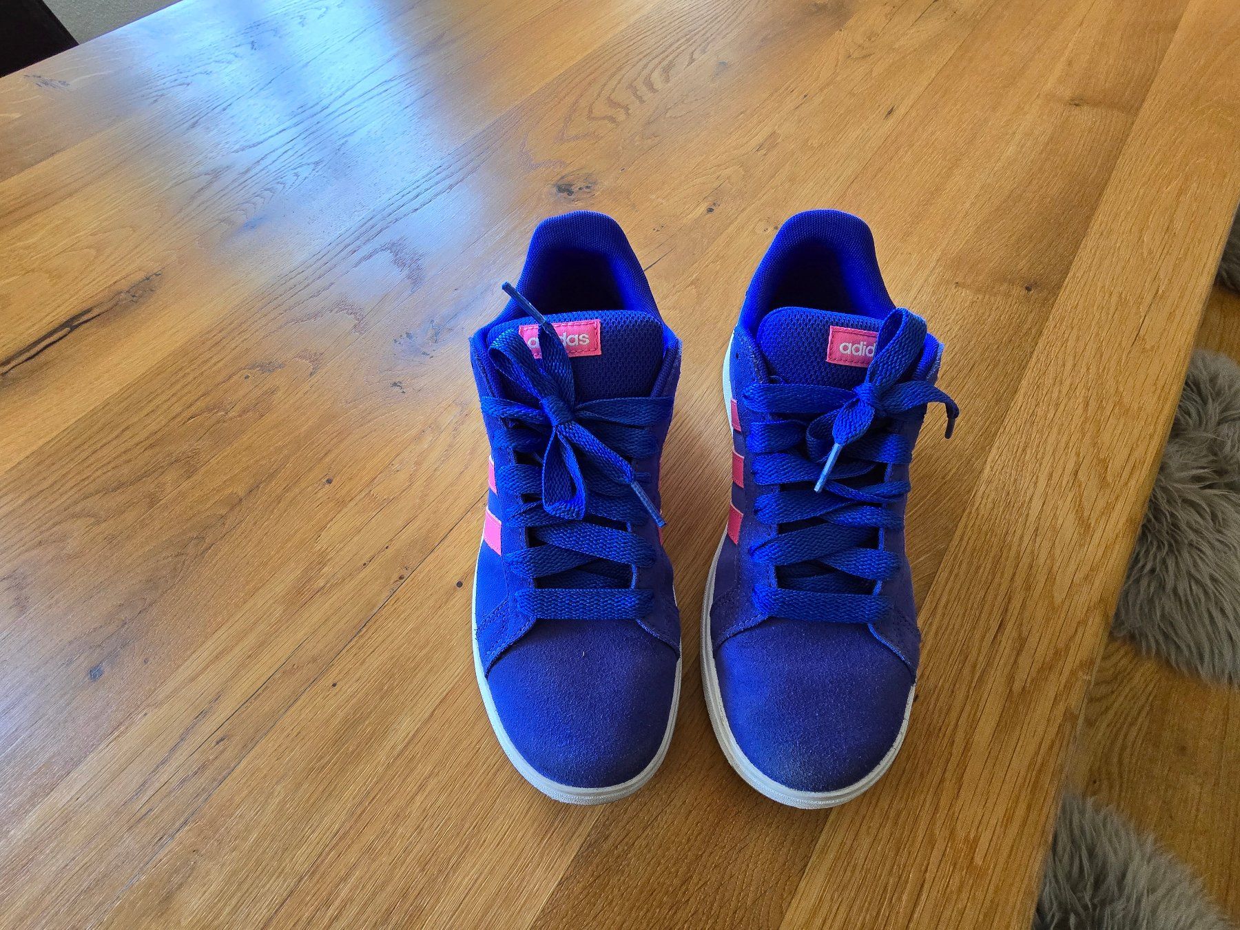 Adidas Scarpe da donna: Adidas Sneaker Turnschuhe – Usato da Rosshäusern venduto da Karjon 1
