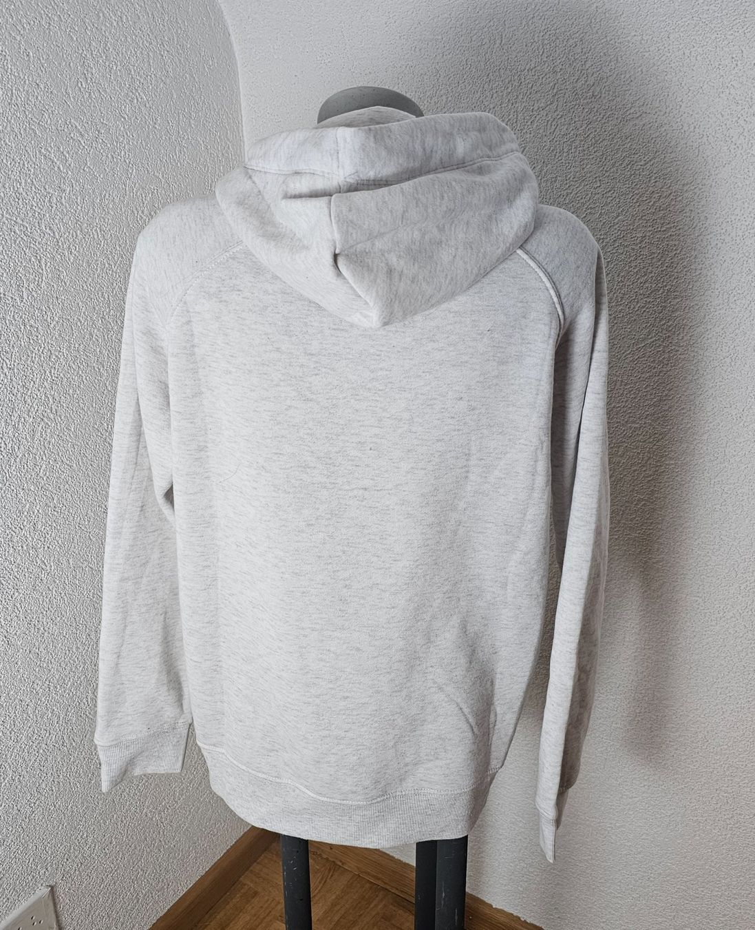 Pullover & Sweatshirts: Warmer Pullover Sweat Hoodie Hellgrau Gr. M neuw. – Gebraucht aus Füllinsdorf von Sunnebliemli7 1