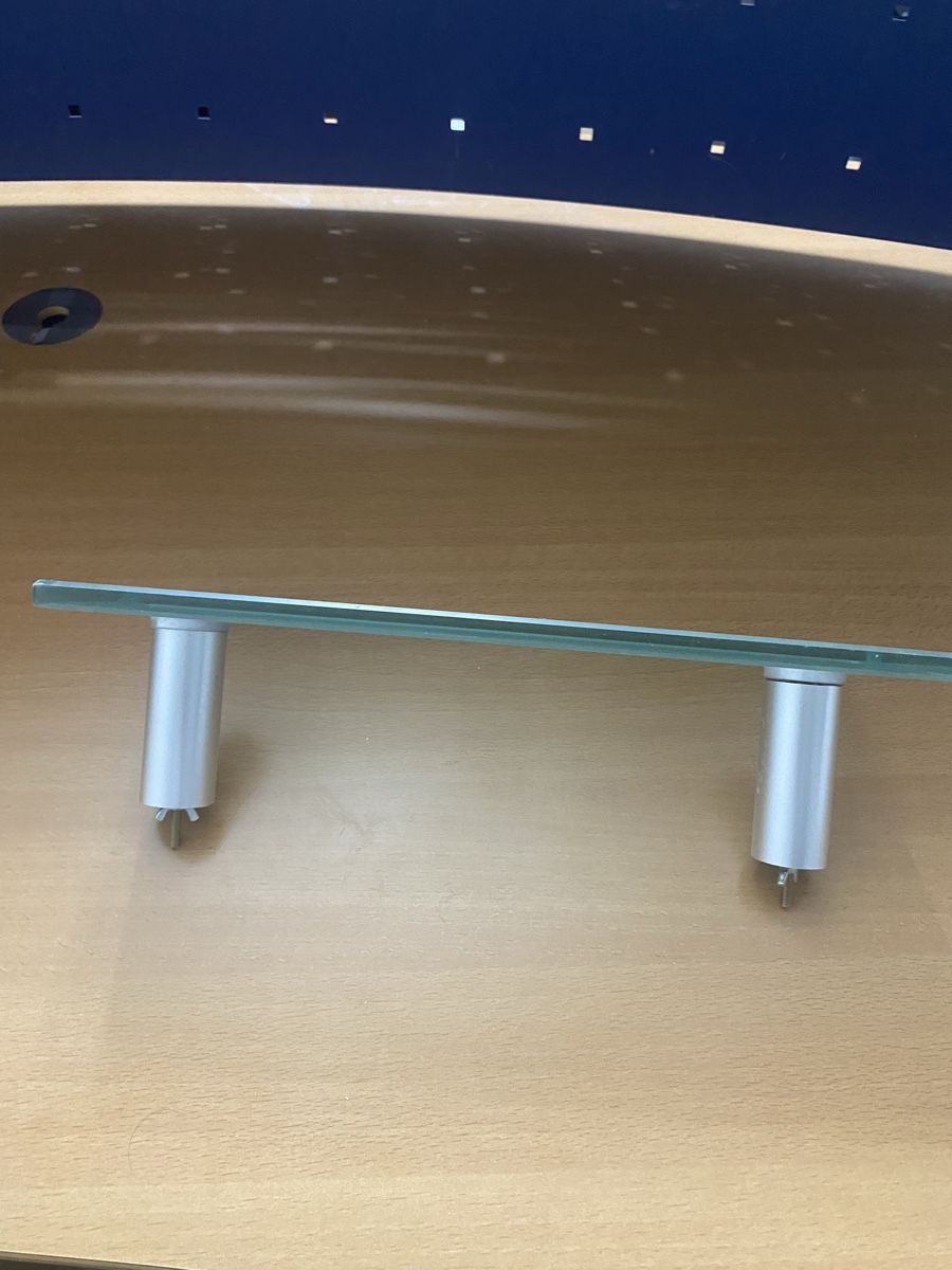 Tavoli: Glasablage mit Aluminiumfüssen – Usato da Hinterkappelen venduto da charlie98 2