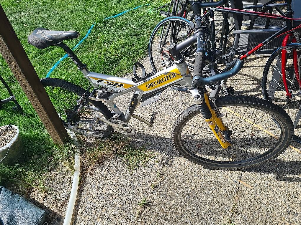 Vélos: Specialized FSR Comp – D'occasion à Urtenen-Schönbühl par pasc_000 1