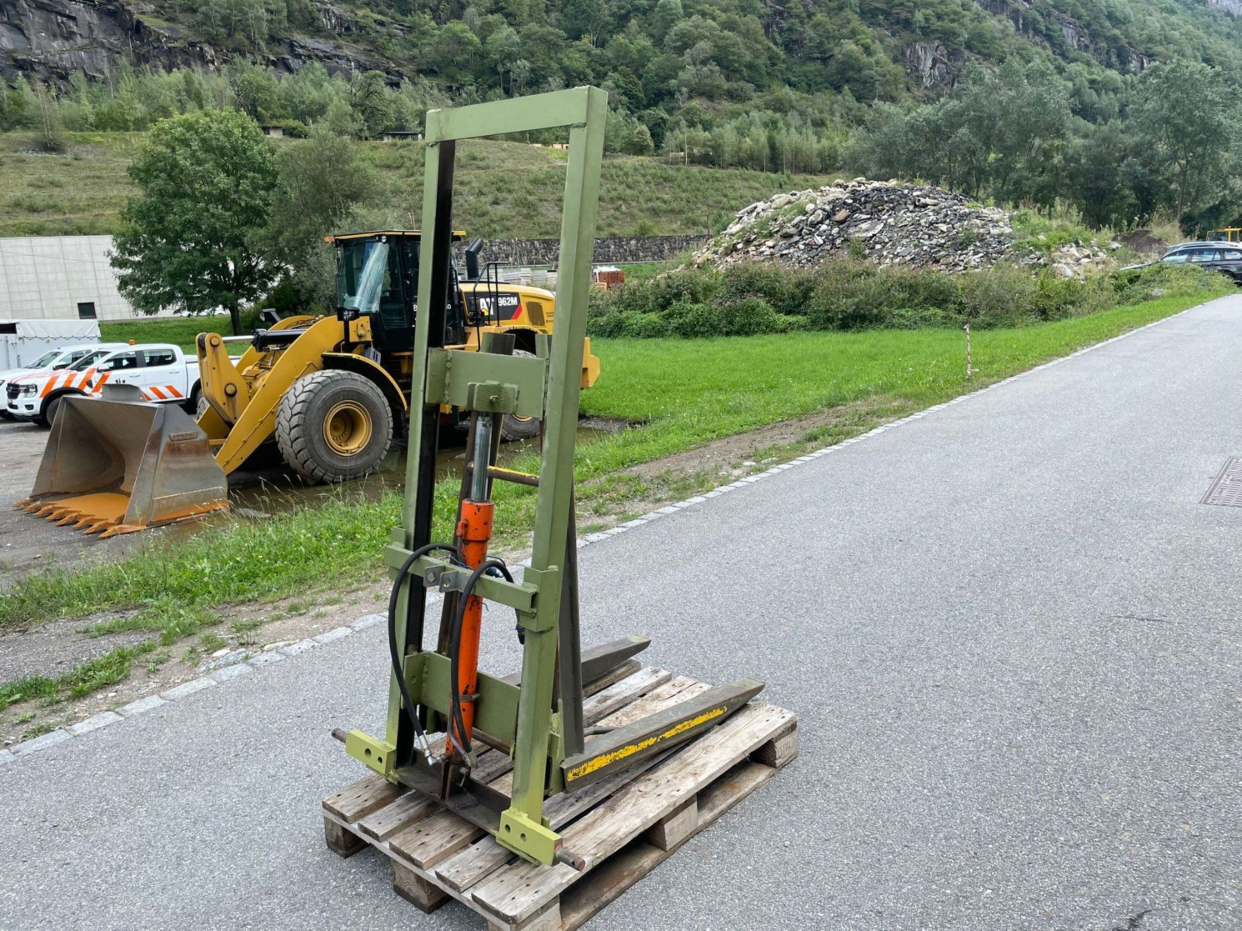 Tutti gli attrezzi: Hydraulischer 3-Punkt-Hubwerk – Usato da Chiggiogna venduto da albetta55 1