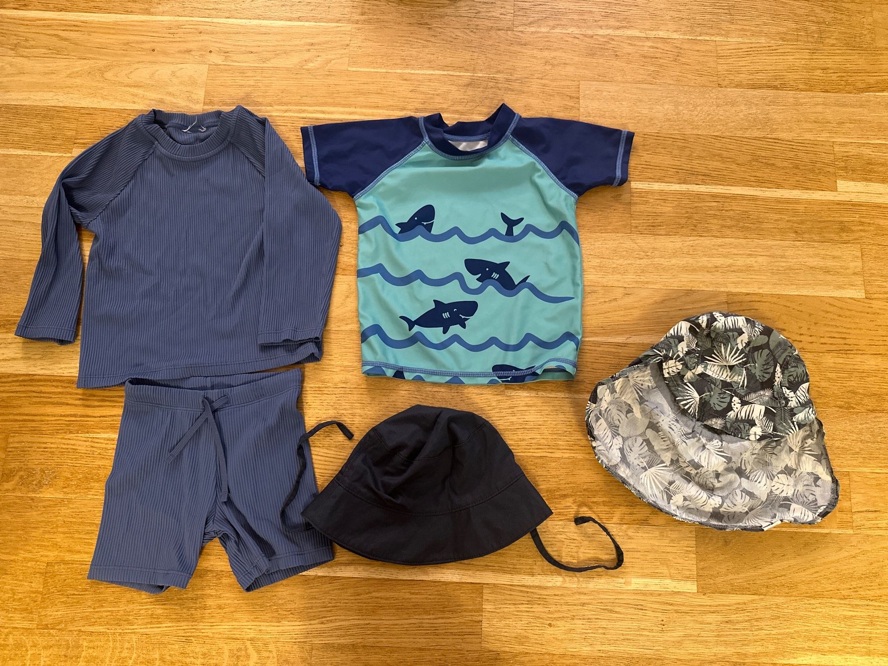 Kleiderpakete & -sets: Schwimm Set Gr. 86-92 – Gebraucht aus Zürich von JuliaSp